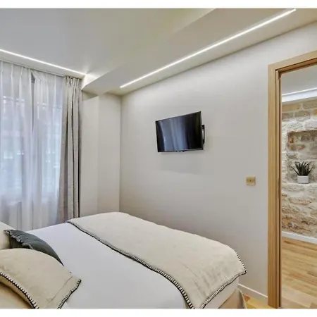 Apartment Le Marais Place Des Vosges By Prestige Paris