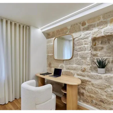 Apartment Le Marais Place Des Vosges By Prestige