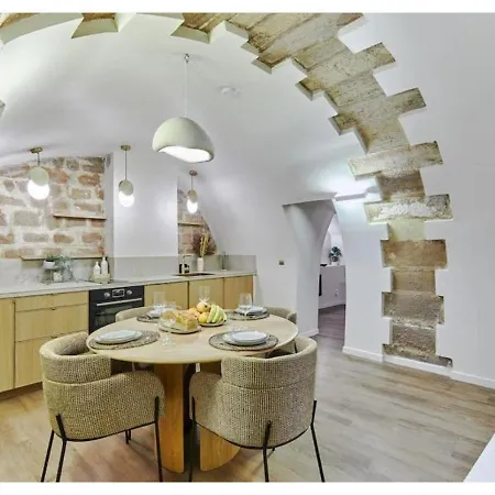Apartment Le Marais Place Des Vosges By Prestige *