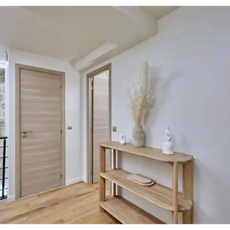 Apartment Le Marais Place Des Vosges By Prestige Paris